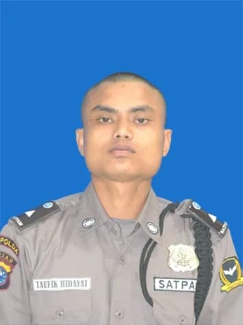 TAUFIK HIDAYAT